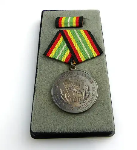 #e2839 DDR Medaille für treue Dienste in der NVA vgl. Band I Nr.150d # Punze 3 #