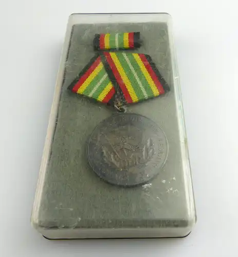 #e2839 DDR Medaille für treue Dienste in der NVA vgl. Band I Nr.150d # Punze 3 #