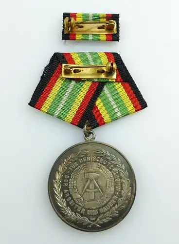 #e2839 DDR Medaille für treue Dienste in der NVA vgl. Band I Nr.150d # Punze 3 #