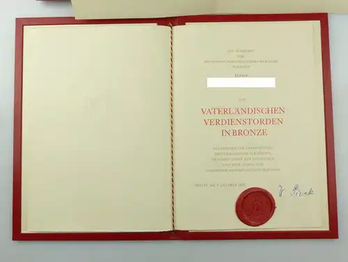e10278 VVO Bronze mit Urkunde 1959 Etui Mappe und nur Urkunde für VVO Silber