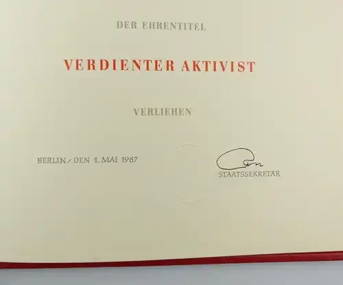 e10277 Original alte Urkunde mit Mappe Verdienter Aktivist Mai 1967 verliehen