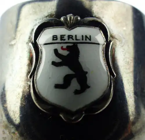 e10314 Kleiner alter versilberter Becher mit emailliertem Wappen Berliner Bär