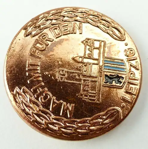 e10447 DDR Abzeichen Mach mit für dein Leipzig bronzefarben