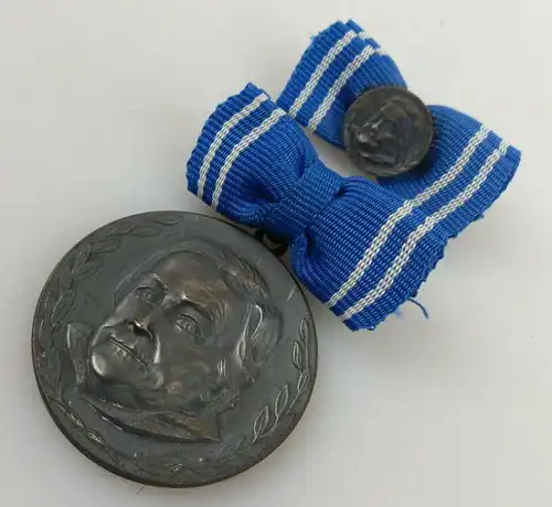 Clara Zetkin Medaille in 900 Silber im Etui, vgl. Band I Nr. 128 b, Orden1276