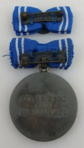 Clara Zetkin Medaille in 900 Silber im Etui, vgl. Band I Nr. 128 b, Orden1276