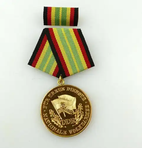e10664 Nachlass P Medaille für treue Dienste in der NVA in Gold 1978 Nr 149 i