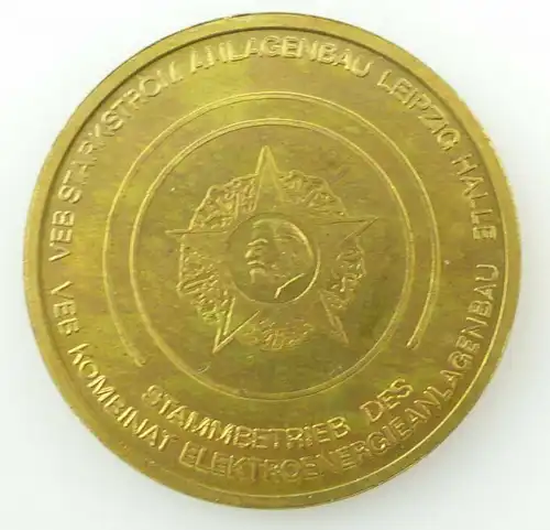 e10658 DDR Medaille VEB Starkstrom Anlagenbau Leipzig Halle VEM goldfarben