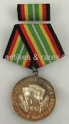 Medaille treue Dienste in der NVA in 900 (Ag) Silber, Punze 5, Band I Nr. 150e