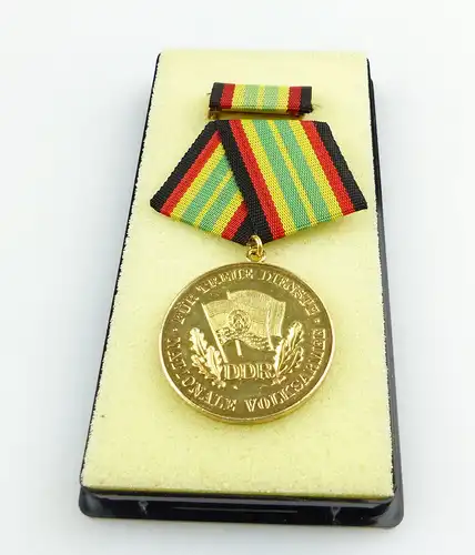 #e2843 DDR Medaille für treue Dienste in der NVA vgl.Band I Nr.149h # Punze 11 #