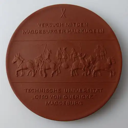 Meissen Medaille: Otto von Guericke 1602-1986 Technische Universität, Orden3139