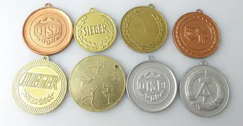 8 verschiedene Medaillen : DTSB, FDJ, Höher Schneller Weiter / r483
