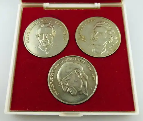 3 Medaillen: MfS Fritz Schmenkel, Ilse Stöbe, Dr. Iwanowitsch Abel, Orden2620