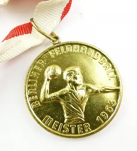 #e8370 DDR Medaille Berliner Feldhandball Meister 1963