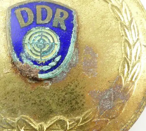 E9330 GST Sportschießen Sieger Medaille DDR goldfarben