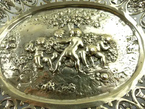 Dekorative Schale in 800 (Ag) Silber mit Blumendekor und Kindern e1404