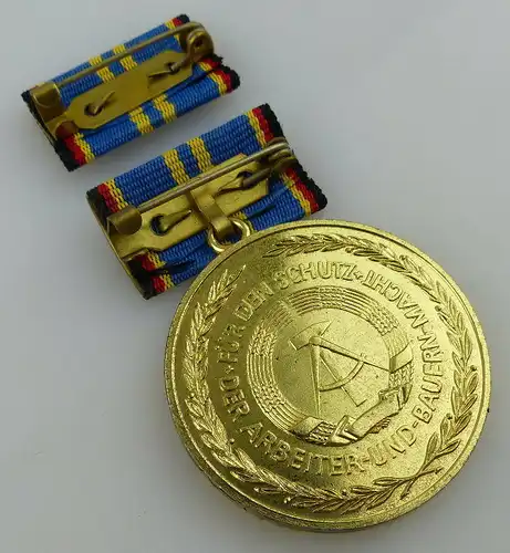Medaille Pflichterfüllung zur Stärkung der Landesverteidigung Orden2390