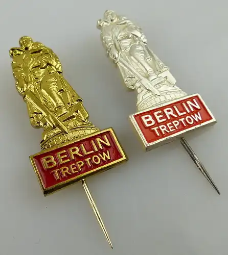 2 Erkennungsabzeichen mit Berlin Treptow vgl Band II Nr 780 Orden2483