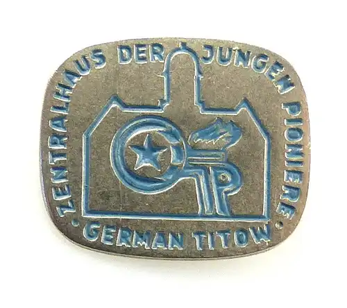 #e5746 Zentralhaus der jungen Pioniere German Titow JP DDR Abzeichen Silber