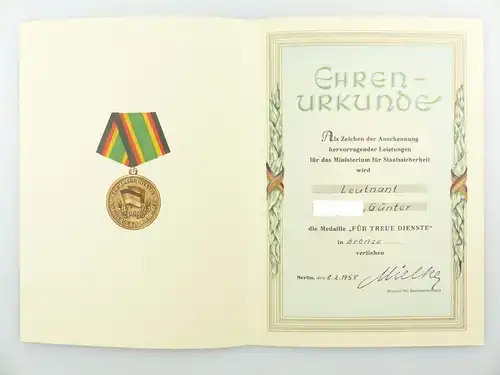 #e6756 Ehrenurkunde: Medaille für treue Dienste in Bronze von 1958 MfS Leutnant