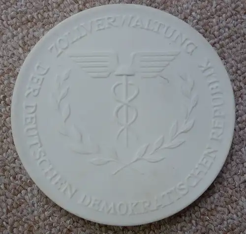 Meissen Medaille Zollverwaltung der DDR, Für den Schutz der Arbeiter Orden1365