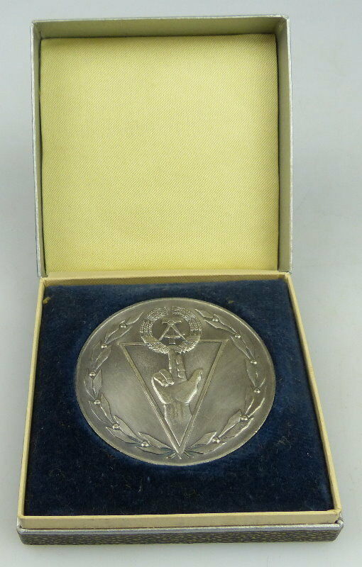 Medaille Für hervorragende Leistungen bei der Erfüllung des Vermächn