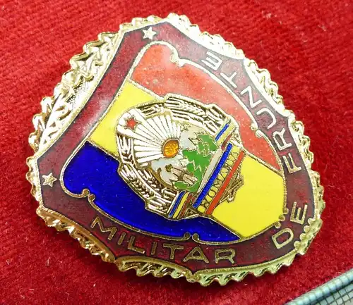 e11595 Original altes rumänisches Militärabzeichen in OVP für Elite Soldaten OVP