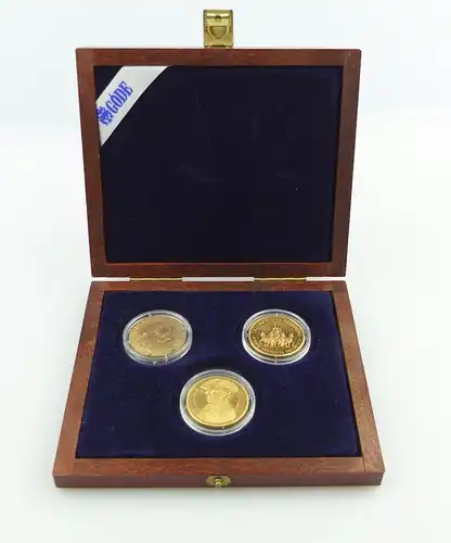 e11674 3 Medaillen Friedrich II und andere vergoldet in OVP