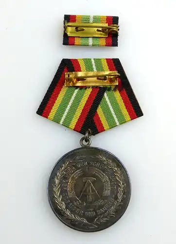 #e2833 DDR Medaille für treue Dienste in der NVA vgl. Band I Nr.150e # Punze 8 #