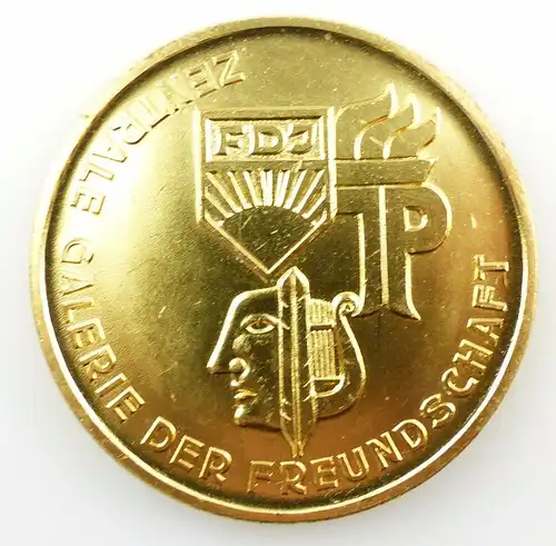 #e5640 Medaille Zentrale Galerie der Freundschaft FDJ / JP DDR in Gold