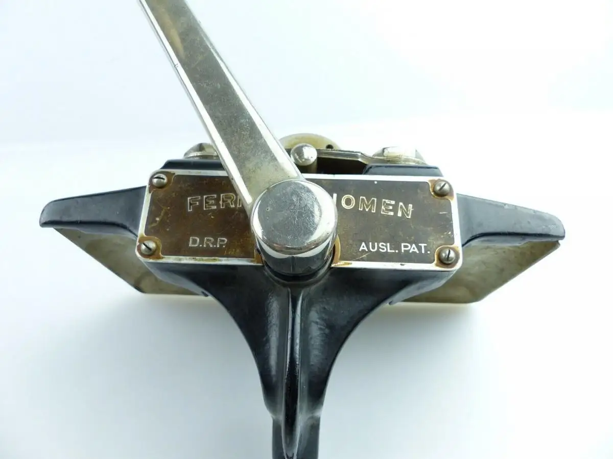 E11745 Fermafix Nomen Antikes Bürogerät zum Krimpen von Blättern ohne Klammern 1