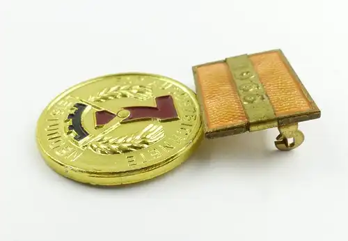 #e8776 DDR Medaille für ausgezeichnete Leistungen 1966 FDGB vgl. Nr. 126/66