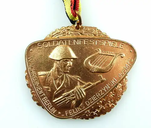 #e4054 DDR Medaille Soldaten - Festspiele Wachregiment Dzierzynski des MfS