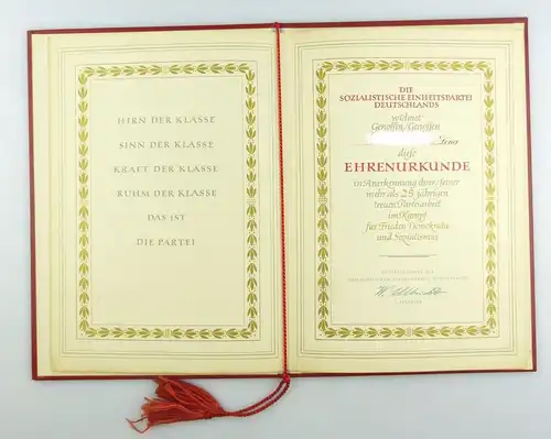 #e5334 Nachlass Konvolut: Urkunden VVO Bronze, Kämpfer gegen Faschismus etc.