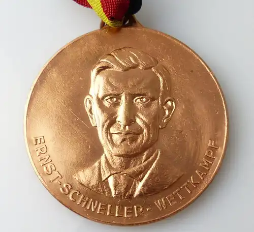 Medaille : Erbnst Schneller Wettkampf Militärischer Mehrkampf 1987 / r409