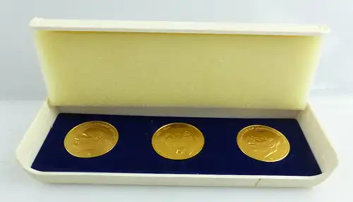 3 Medaillen im Etui: Mfs goldfarben Patriot Internationalist Kämpfer e1467