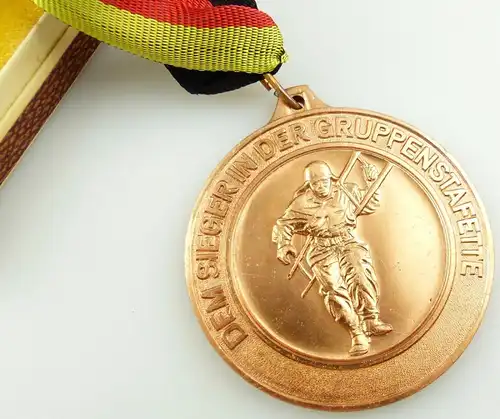 e12063 Bronzemedaille dem Sieger der Gruppenstafette MS Feuerwehrkampfsport