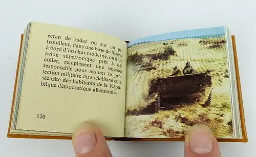 Minibuch: l`arme`e de la R.D.A. NVA der DDR auf französischer Sprache bu0780