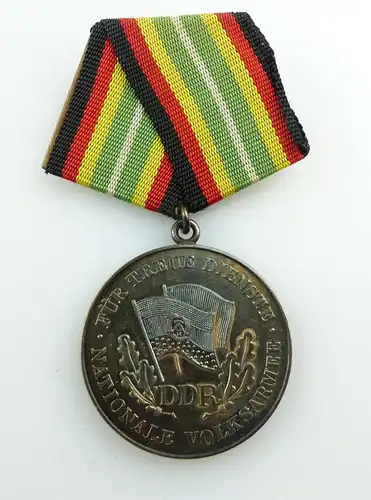 #e3101 DDR Medaille für treue Dienste in der NVA vgl. Band I Nr.150e # Punze 5 #