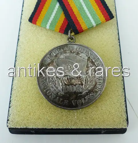 Medaille für treue Dienste in der Nationalen Volksarmee in Silber Band I Nr 150d