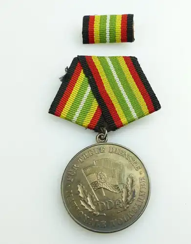 #e2838 DDR Medaille für treue Dienste in der NVA vgl. Band I Nr.150e # Punze 7 #