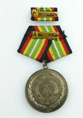 #e2838 DDR Medaille für treue Dienste in der NVA vgl. Band I Nr.150e # Punze 7 #