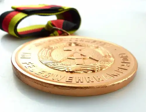 #e8072 Medaille Gruppenstafette Meisterschaften im Feuerwehrkampfsport in Bronze