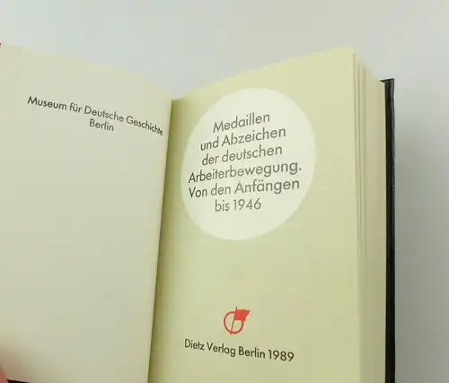 e12100 Minibuch Medaillen und Abzeichen der deutschen Arbeiterbewegung bis 1946