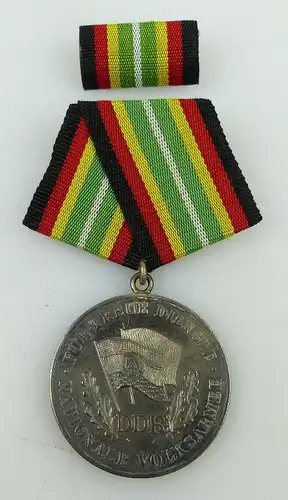 Medaille für treue Dienste NVA in 900 Silber, Band I Nr. 150e Punze 4, Orden1226