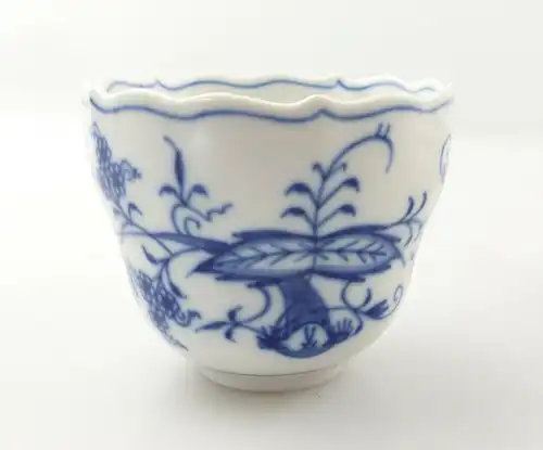 E9824 2 teilige Meissen Mokkatasse mit Zwiebelmuster 2. Wahl 250 Jahre Jubiläum
