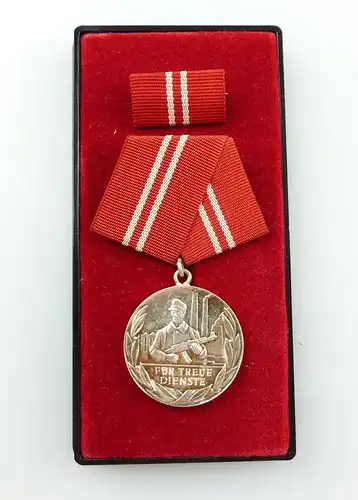 #e4642 Medaille für treue Dienste in den Kampfgruppen der Arbeiterklasse 1973-78