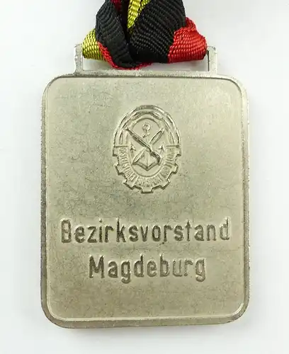 e10148 Medaille Plakette GST DDR Bezirksvorstand Magdeburg mit Band