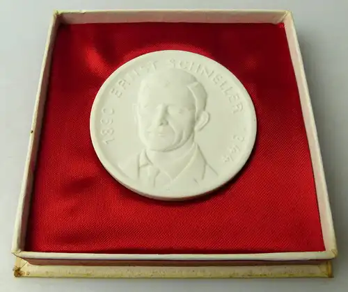 Meissen Medaille: Ernst Schneller 1890-1944 Gesellschaft für Sport Orden1475