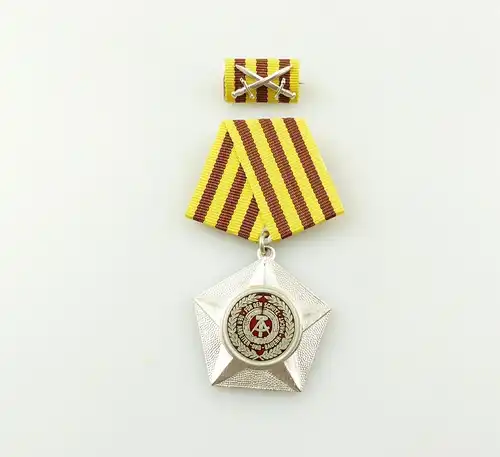 e12163 Original Kampforden silberfarben Generalmajor mit Urkunde 14c von 1974