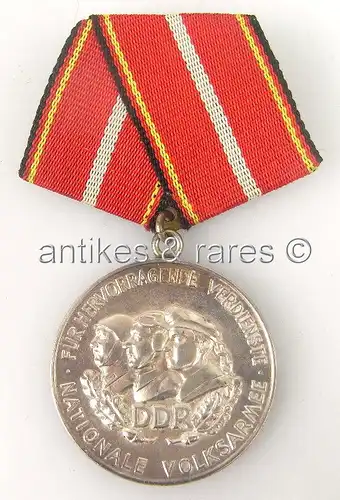 DDR Verdienstmedaille der Nationalen Volksarmee in Silber